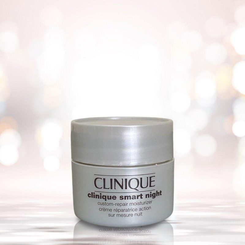 Clinique Smart Night Custom-Repair Moisturiser, 0.5 oz/15 ml - Image 2