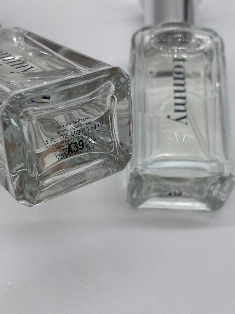 2 Tommy Hilfiger Eau De Toilette Natural Spray 0.5 oz / 15 mL, New Without Box - Image 4