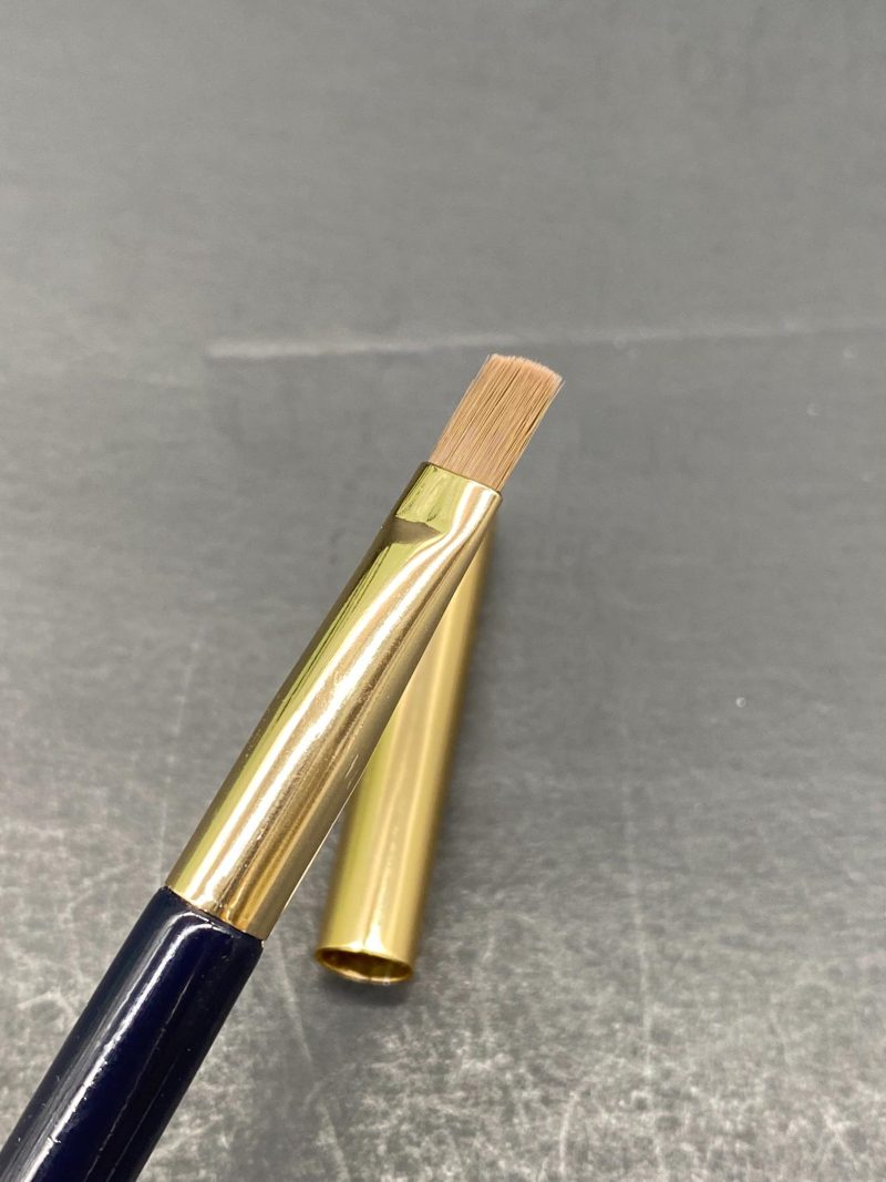 Estee Lauder Lip Brush 35 New. Authentic - Image 2