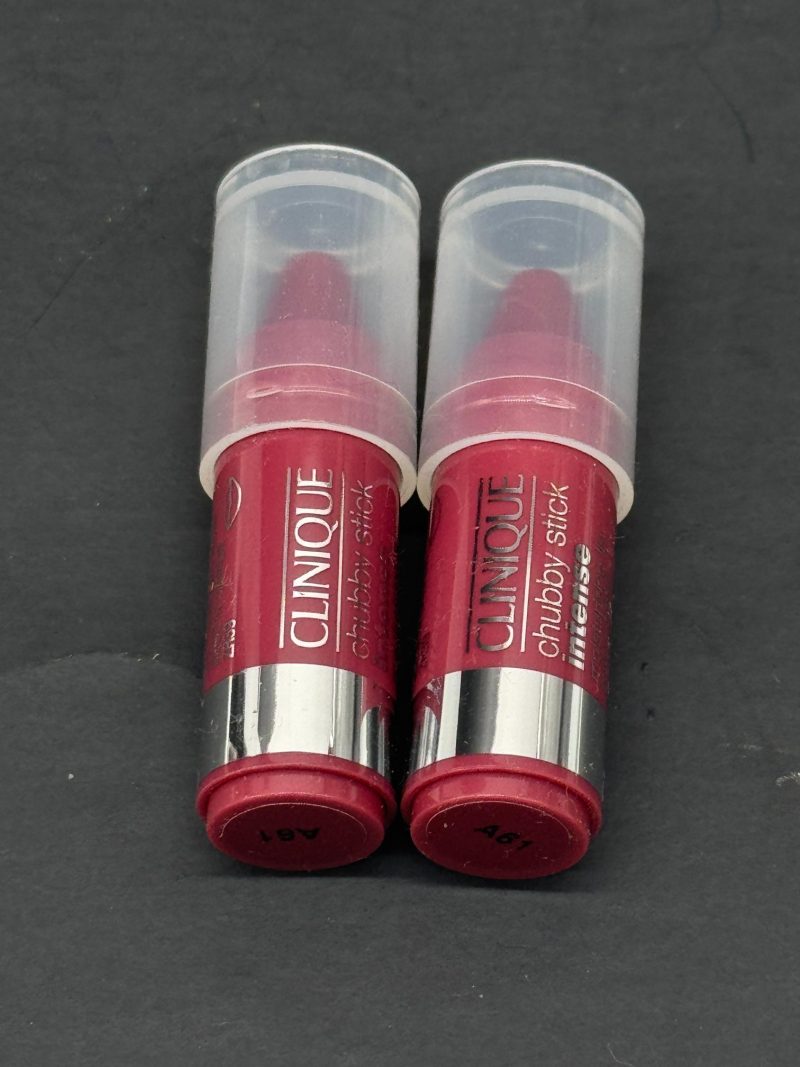 2 Clinique Chubby Moisturizing Lip Colour Balm - Sample 1g - Broadest Berry - Image 3