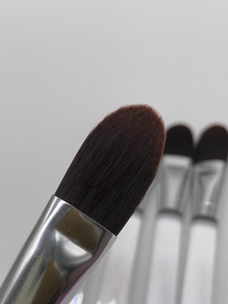 Clinique Concealer Foundation Makeup Brush - Image 3