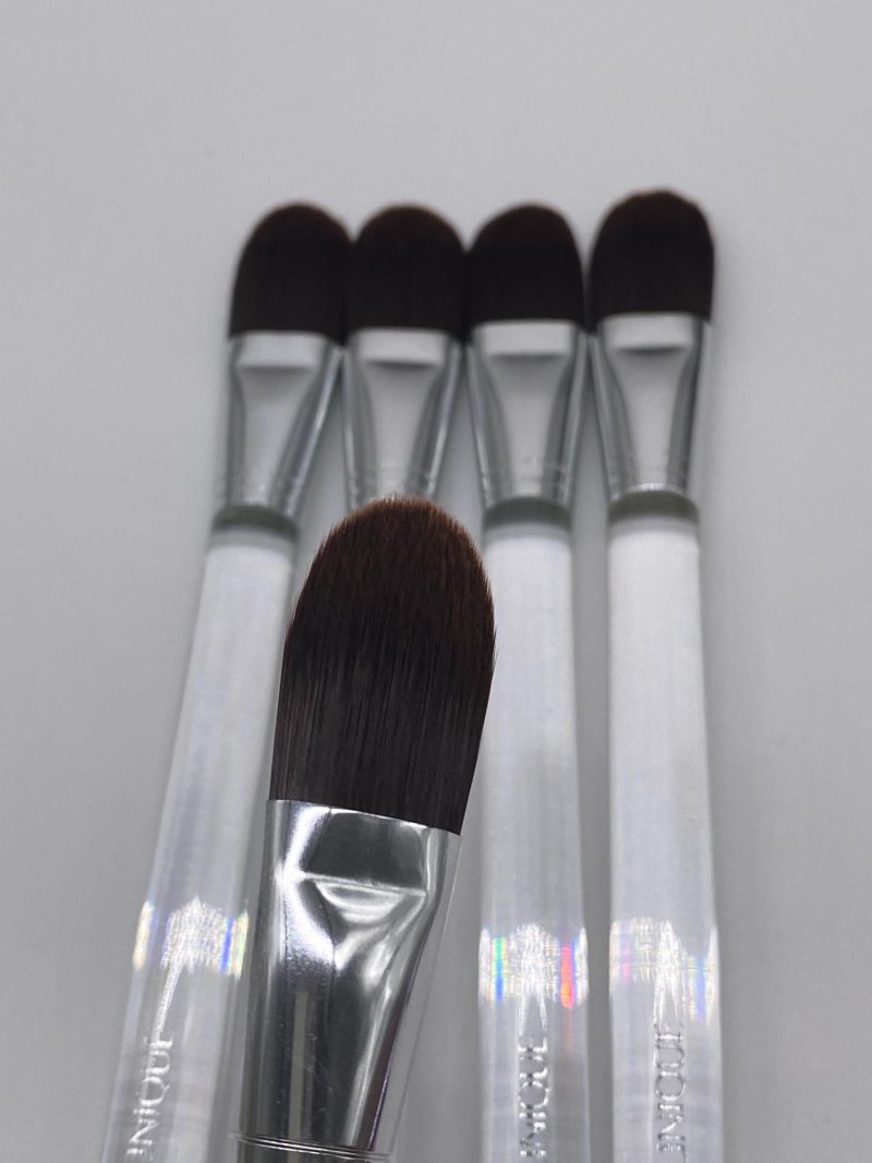 Clinique Concealer Foundation Makeup Brush - Image 2