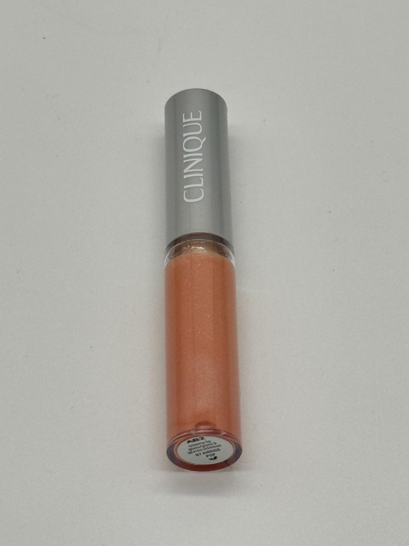 Clinique Creamy Lip Gloss Travel Size - 07 Airkiss Pop - Image 2
