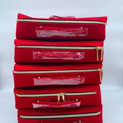 5 Estee Lauder Make-up Cosmetic Red Velvet Weekend/Travel Bag